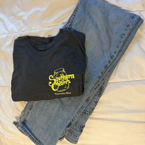 Southern Charm T-Shirt NWOT - Picture 1 of 6